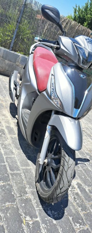 Kymco People 125cc Plata Pondre unas fotos mejor