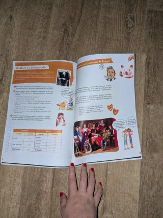 Pack de libros 5 primaria revuela y all about us