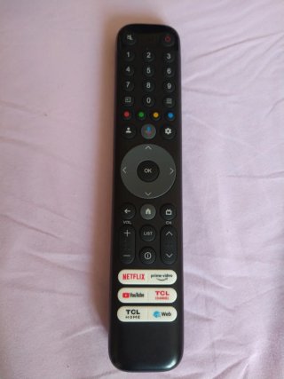 Televisor TCL 65 con mando