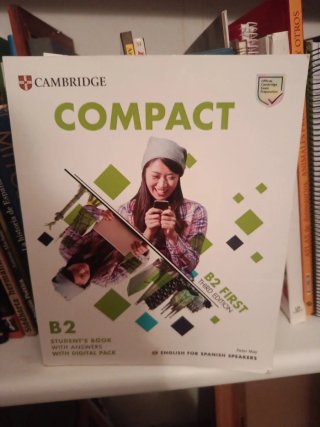 Compact First Student's Book with answers with ...