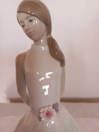 Figura Lladro Dulce Adolescencia