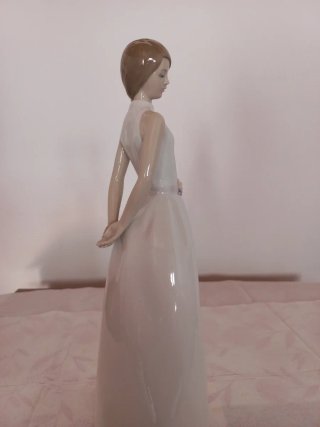 Figura Lladro Dulce Adolescencia