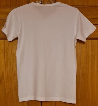 Camiseta blanca algodón cuello pico botones