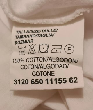 Camiseta blanca algodón cuello pico botones