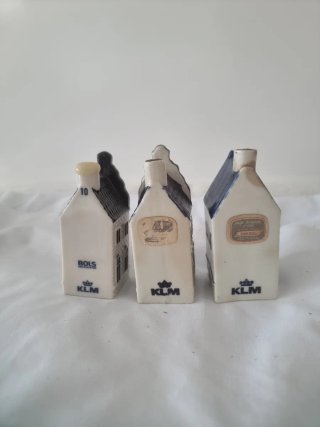 3 Casitas KLM con su  licor dentro