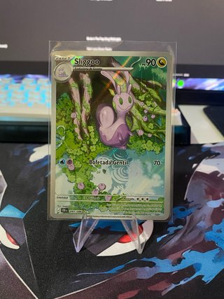 Carta Pokémon español Sliggoo AR (Caos Creciente)