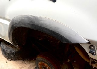 ALETIN TRASERO IZQUIERDO Nissan Terrano II (R20)(02.1993->)