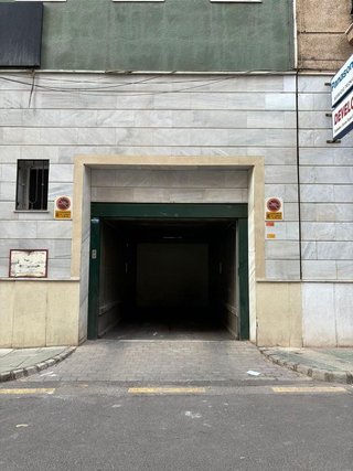Garaje en venta en Nueva Andalucía en Almería