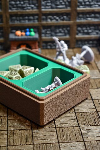 Adventurer Box – Porta Dadi e Miniature GDR Druid