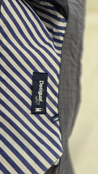 ​Camisa Desigual "Why?" – Talla M – Diseño Patchwo