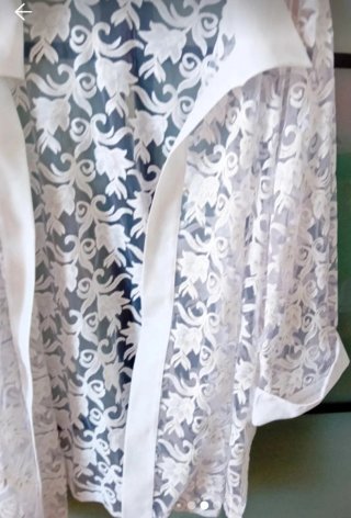 Blusa de encaje b Talla XXL Alt 74 De la axil65 c