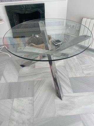 Mesa redonda cristal y metal