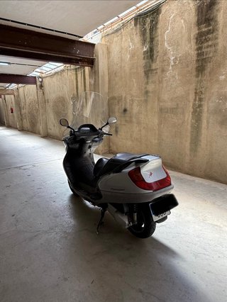 Honda Foresight 250cc Maxi Scooter Plata