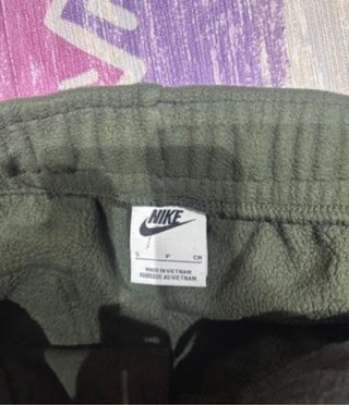 Pantalón chándal Nike verde y negro