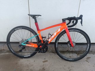 Bicicleta BH G8 Naranja y Azul