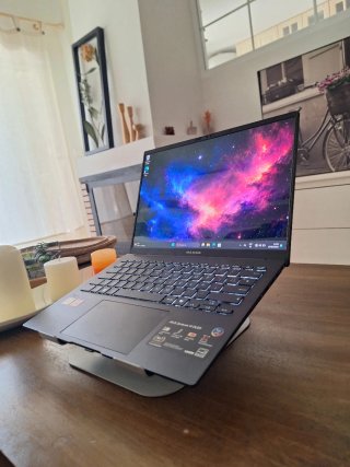 ASUS Zenbook AI 14 OLED 1.2Kg AMD Ryzen 7