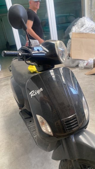 Moto Scooter Negra 125cc