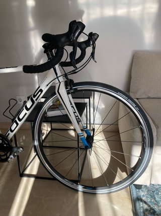 Bicicleta de carretera Focus