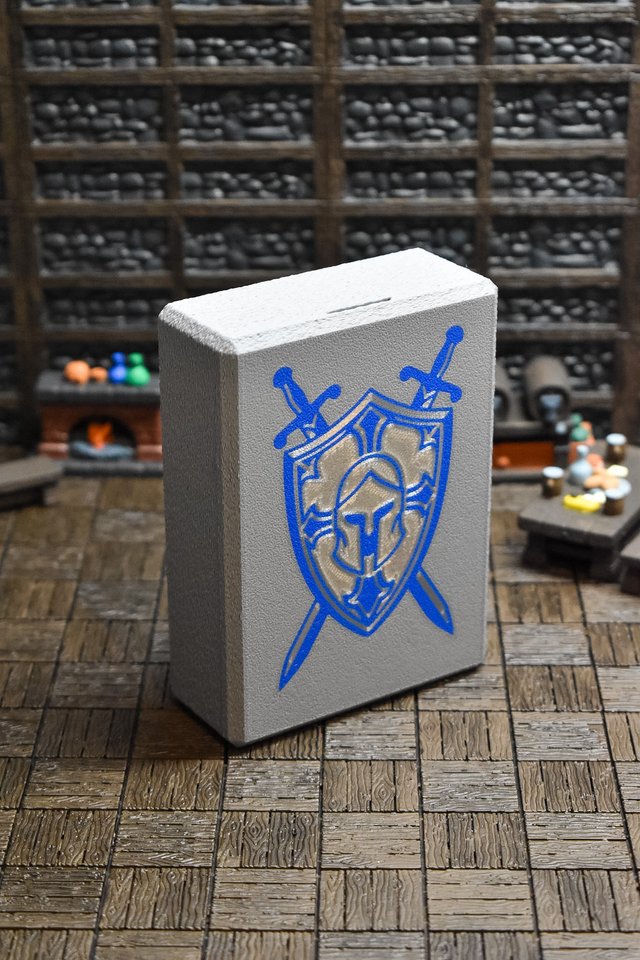 Adventurer Box – PortaDadi e Miniature GDR Paladin