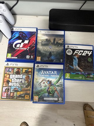 Consola PS5 + 2 Mandos + 5 Juegos