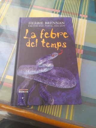 Libros de segunda mano en catalán.