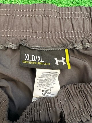 Conjunto Under Armour Blanco y Gris