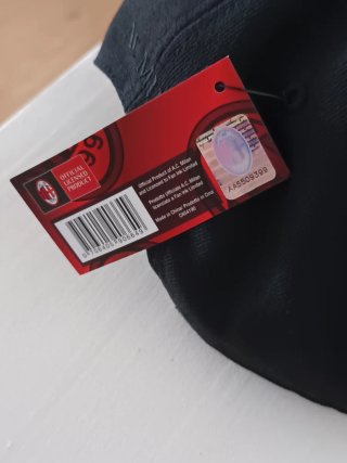 Gorra AC Milan Visera Plana Negra