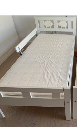 Cama infantil blanca con colchon  Ikea