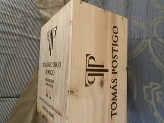 Caja de madera Tomás Postigo 2023