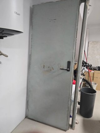 Puerta metálica garaje/almacén