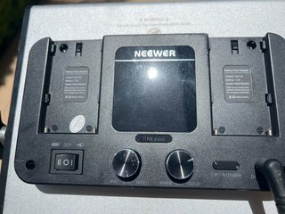 Foco LED Smart Light con posible batería NEEWER