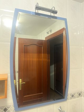 Mueble de baño madera con espejo