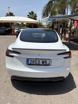 Tesla Model 3 2024