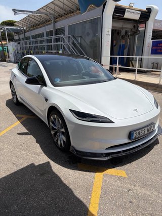 Tesla Model 3 2024