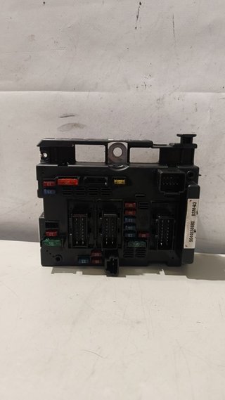 CAJA RELES / FUSIBLES Peugeot 307 (S1)(04.2001->06.2005)