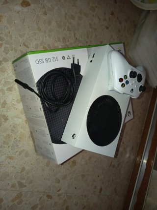 Xbox Series S Blanca + Mando