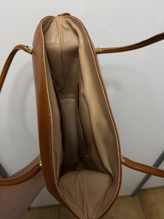 Bolso de piel marrón