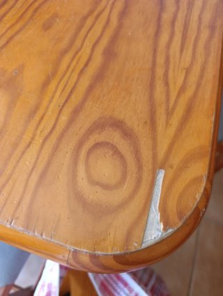 Mesa de comedor con 4 sillas