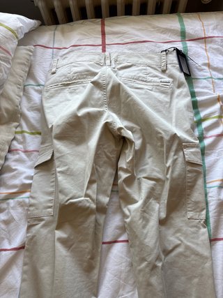 Pantalones chinos cargo beige