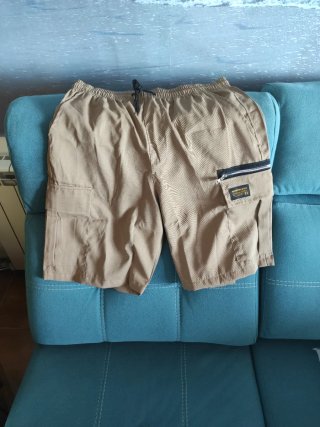 Pantalones cortos cargo beige