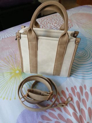 Bolso de mano y bandolera beige y blanco