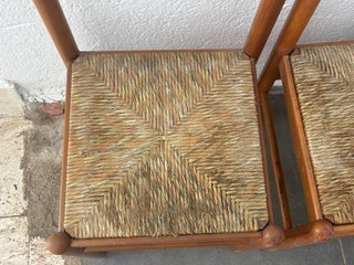 4 Sillas de madera con asiento de yute