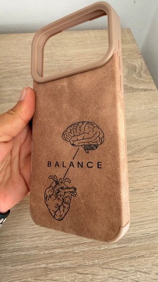 Funda iPhone 17 Pro Max Diseño Cerebro Corazón