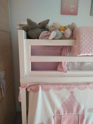 Letto a castello per bambini con ringhiera e scala