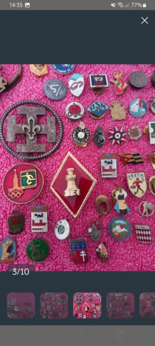 Lote de insignias y pins reservado