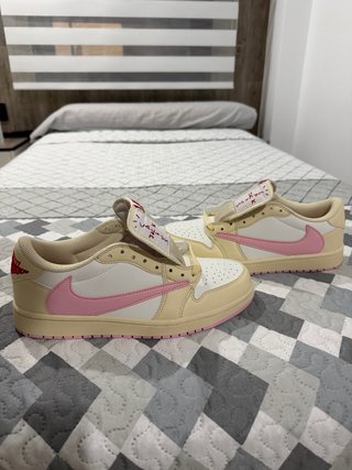 Zapatillas Jordan Travis Scott Beige/Rosa