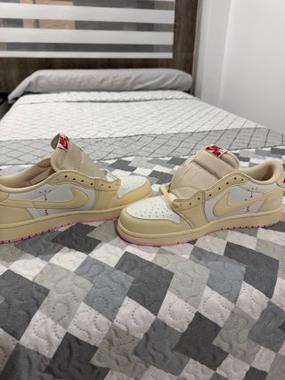 Zapatillas Jordan Travis Scott Beige/Rosa
