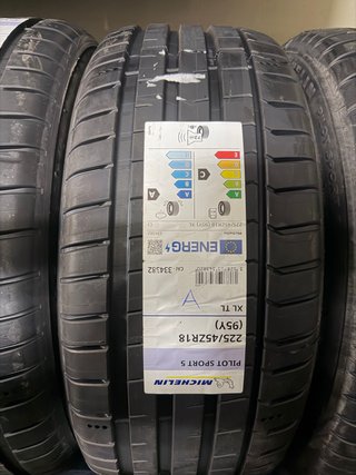 4 MICHELIN 225/45/18 95 Y