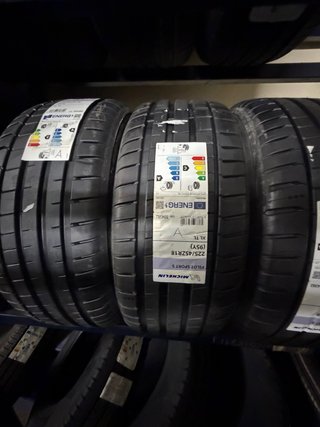 4 MICHELIN 225/45/18 95 Y