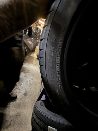 4 MICHELIN 225/45/18 95 Y